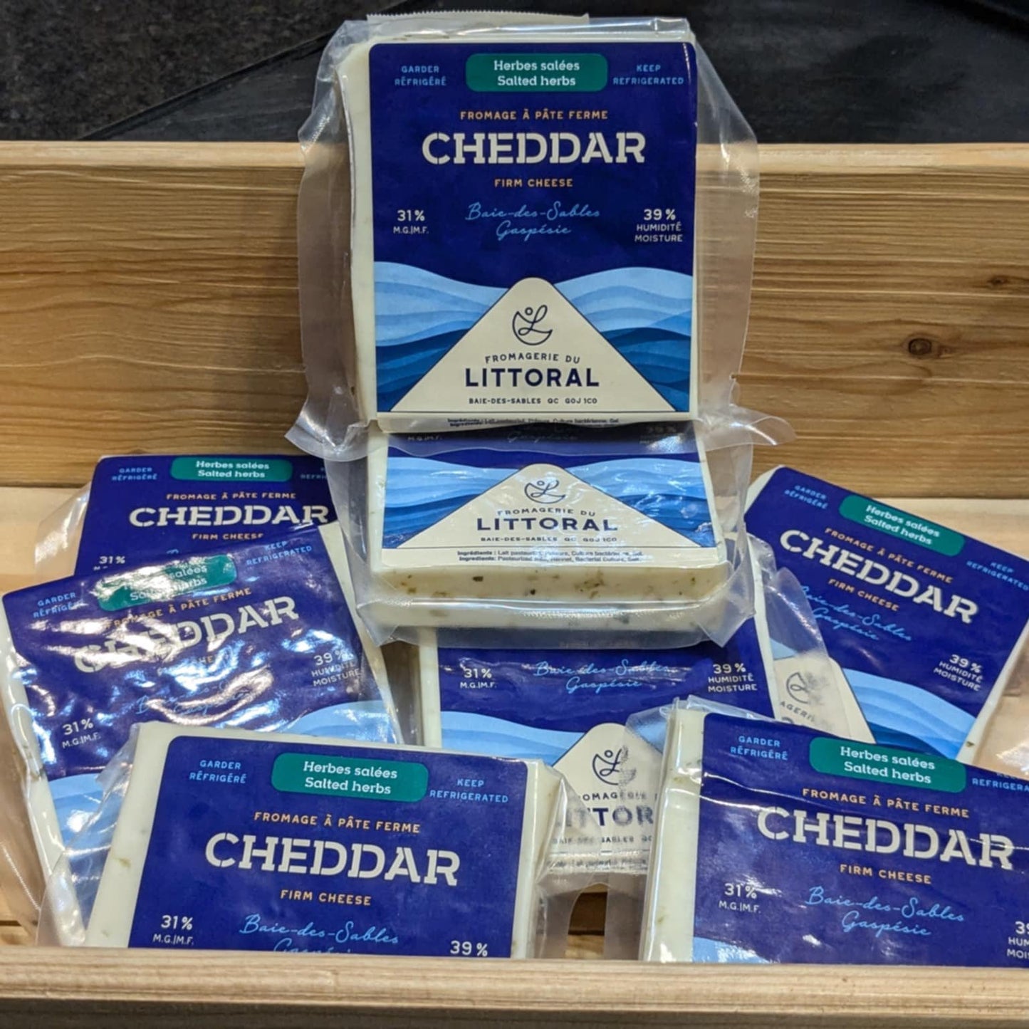 Fromage cheddar aux herbes salées