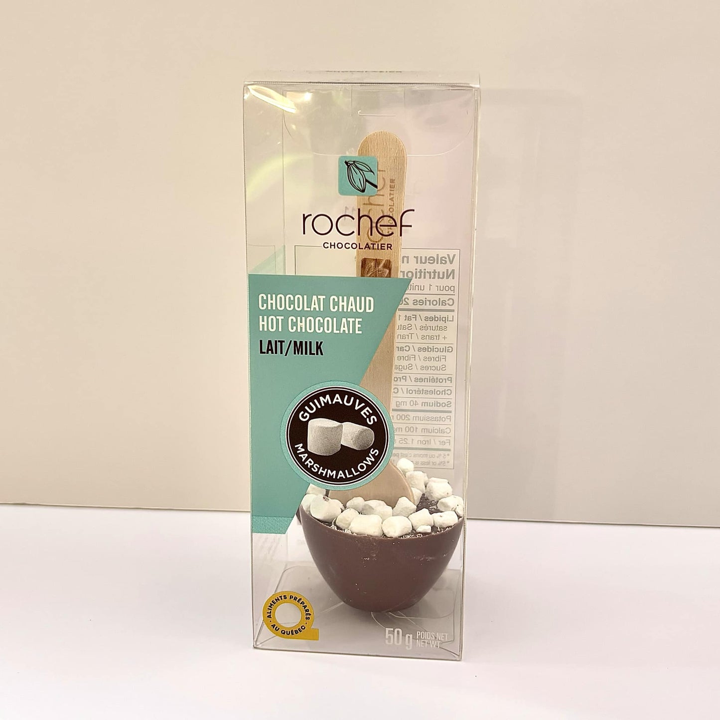 Cuillère de chocolat chaud au lait et guimauves