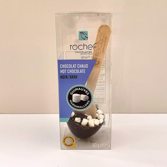 Cuillère de chocolat chaud noir et guimauves
